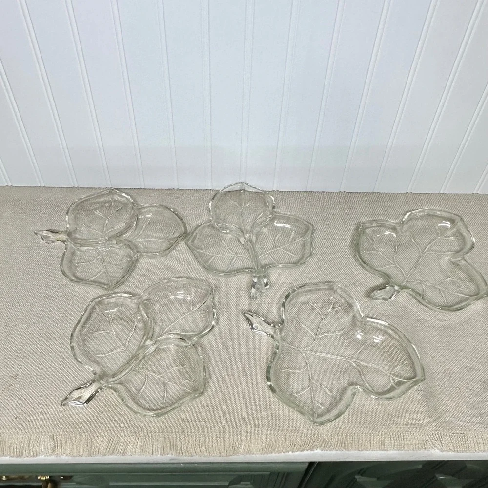 Vintage Leaf Glass Bowls‎ Set of 5 Clear Clover Shape Excellent Condition 8 Inch